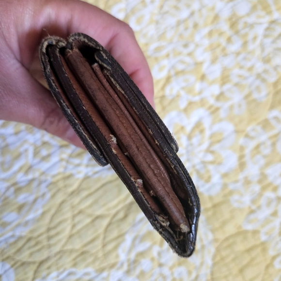 Authentic Louis Vuitton Monogram Bi-Fold - Picture 4 of 16